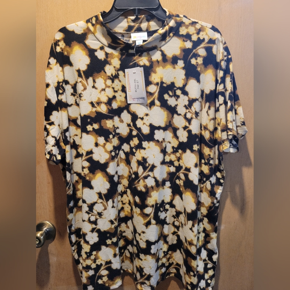 LulaRoe Ruth Top